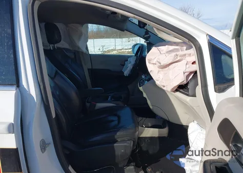 2019 Chrysler Pacifica Touring L z USA, uszkodzony, nr VIN 2C4RC1BG0KR575819